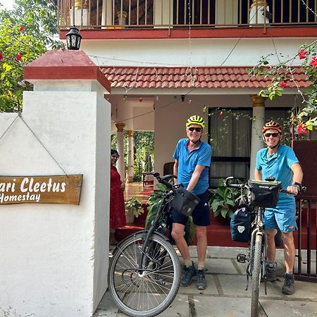 Marari Beach Cleetus Homestay マラリクラム エクステリア 写真