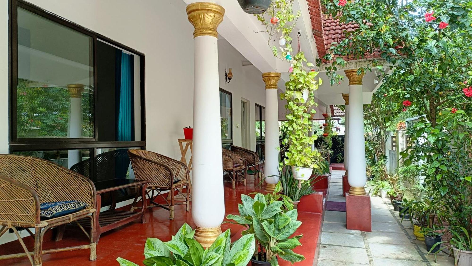 Marari Beach Cleetus Homestay マラリクラム エクステリア 写真