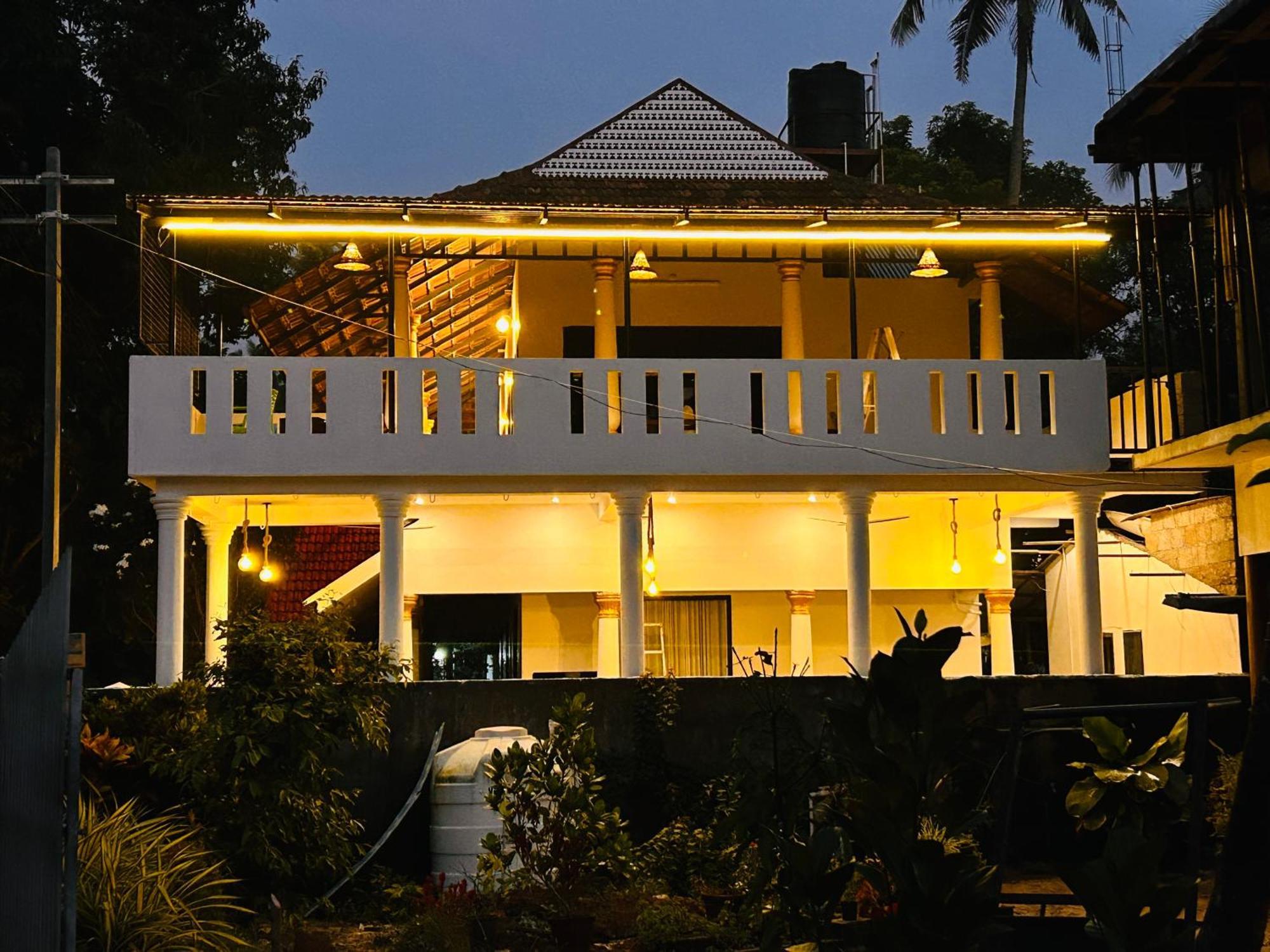 Marari Beach Cleetus Homestay マラリクラム エクステリア 写真