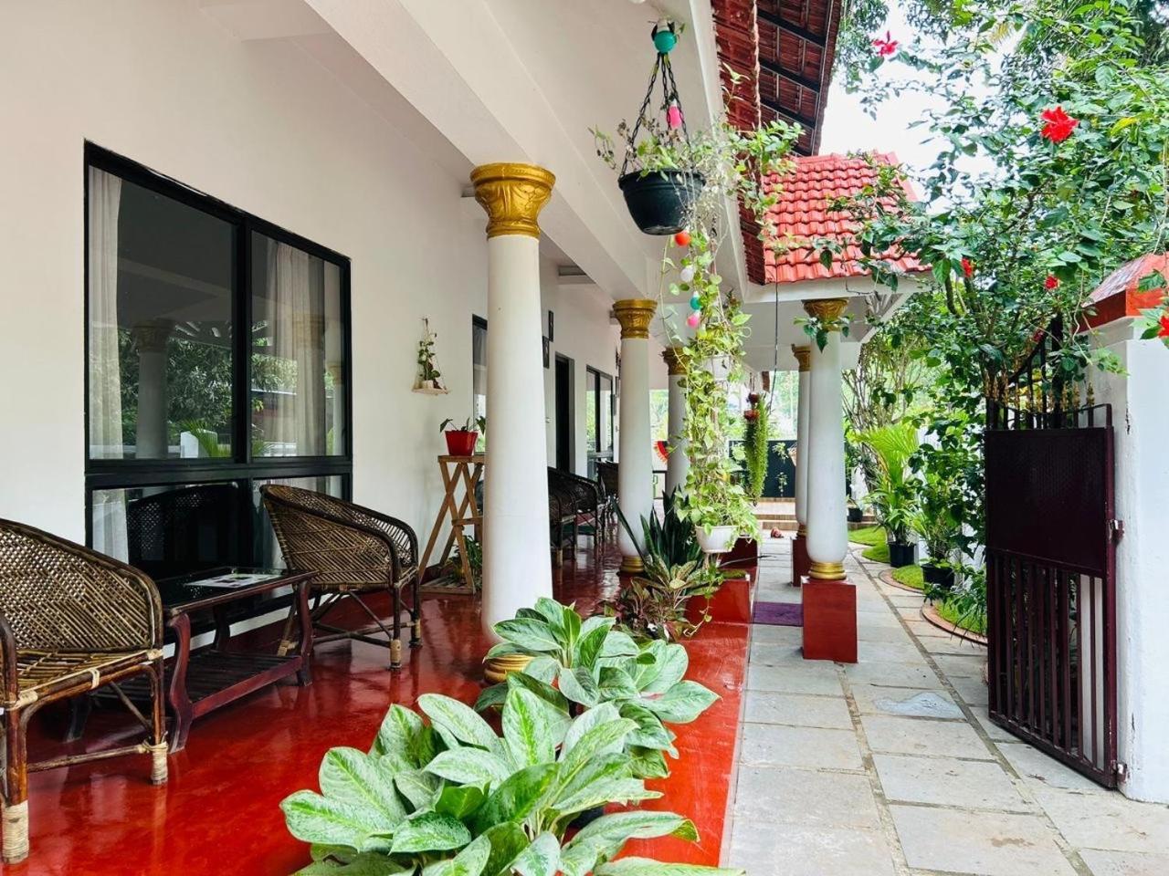 Marari Beach Cleetus Homestay マラリクラム エクステリア 写真
