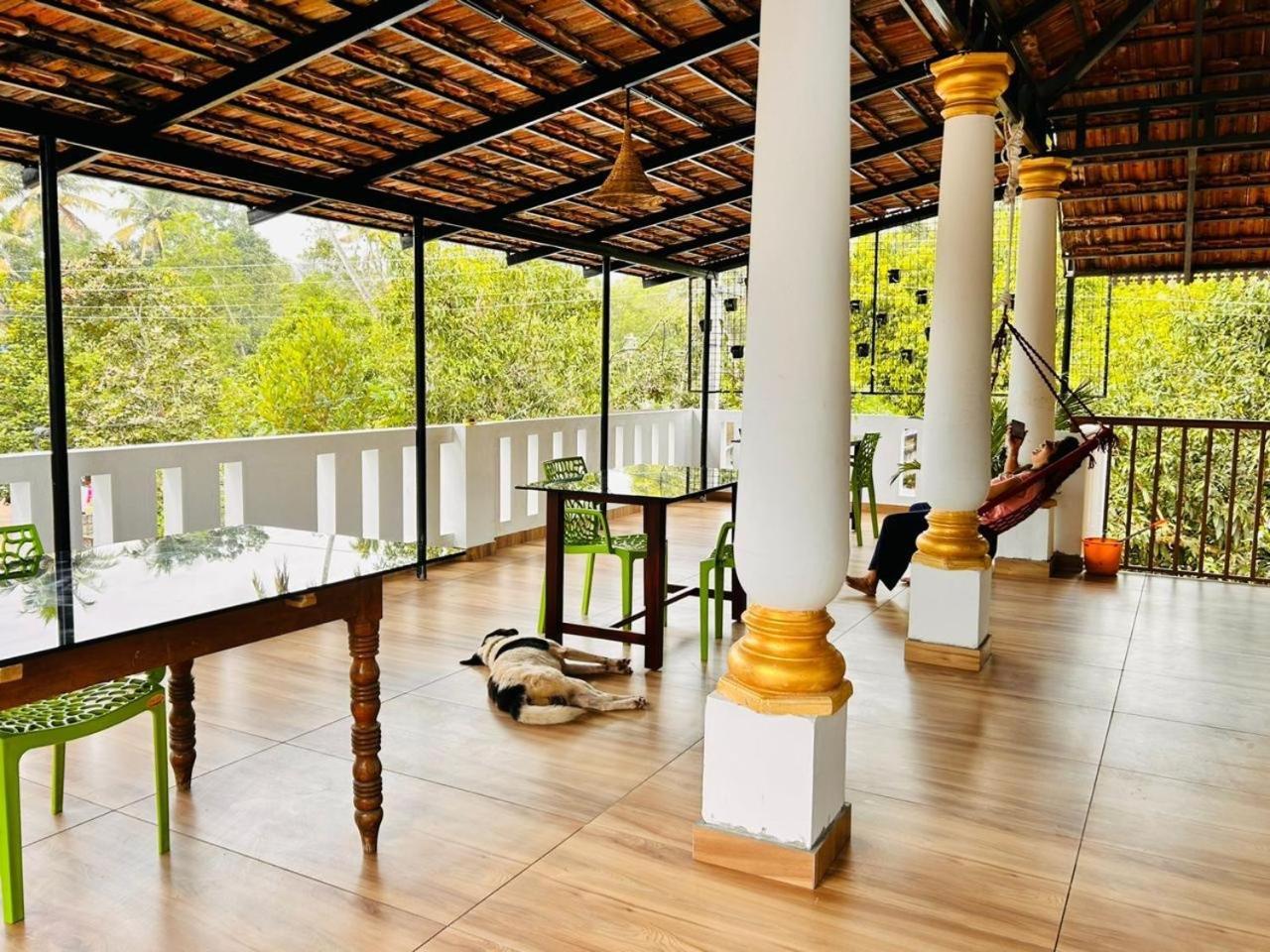 Marari Beach Cleetus Homestay マラリクラム エクステリア 写真